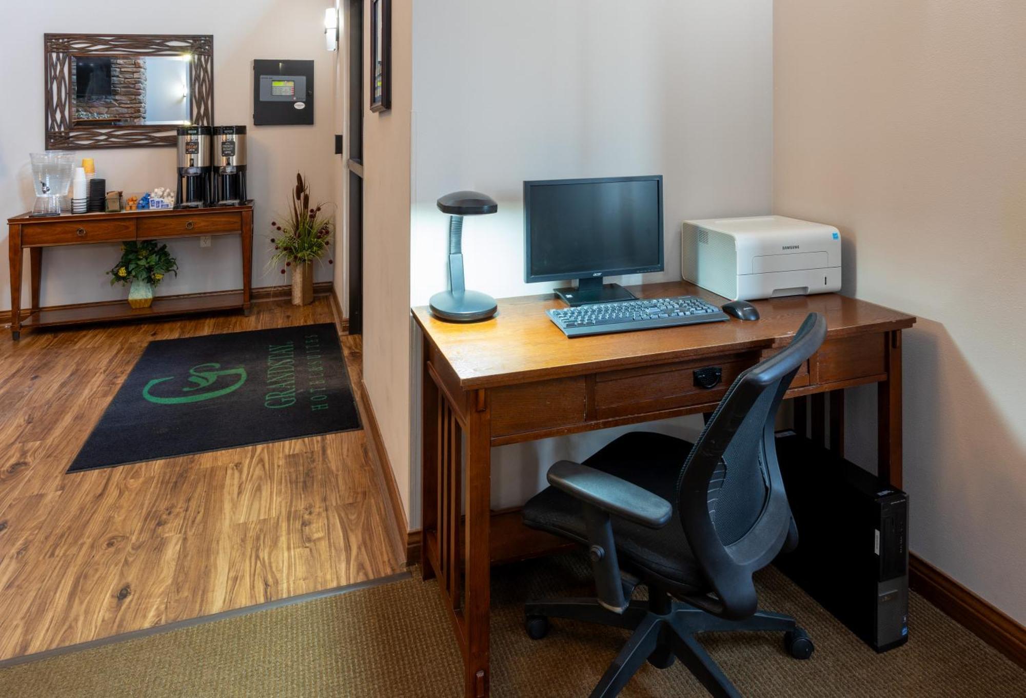 Grandstay Inn & Suites Of Luverne Bagian luar foto