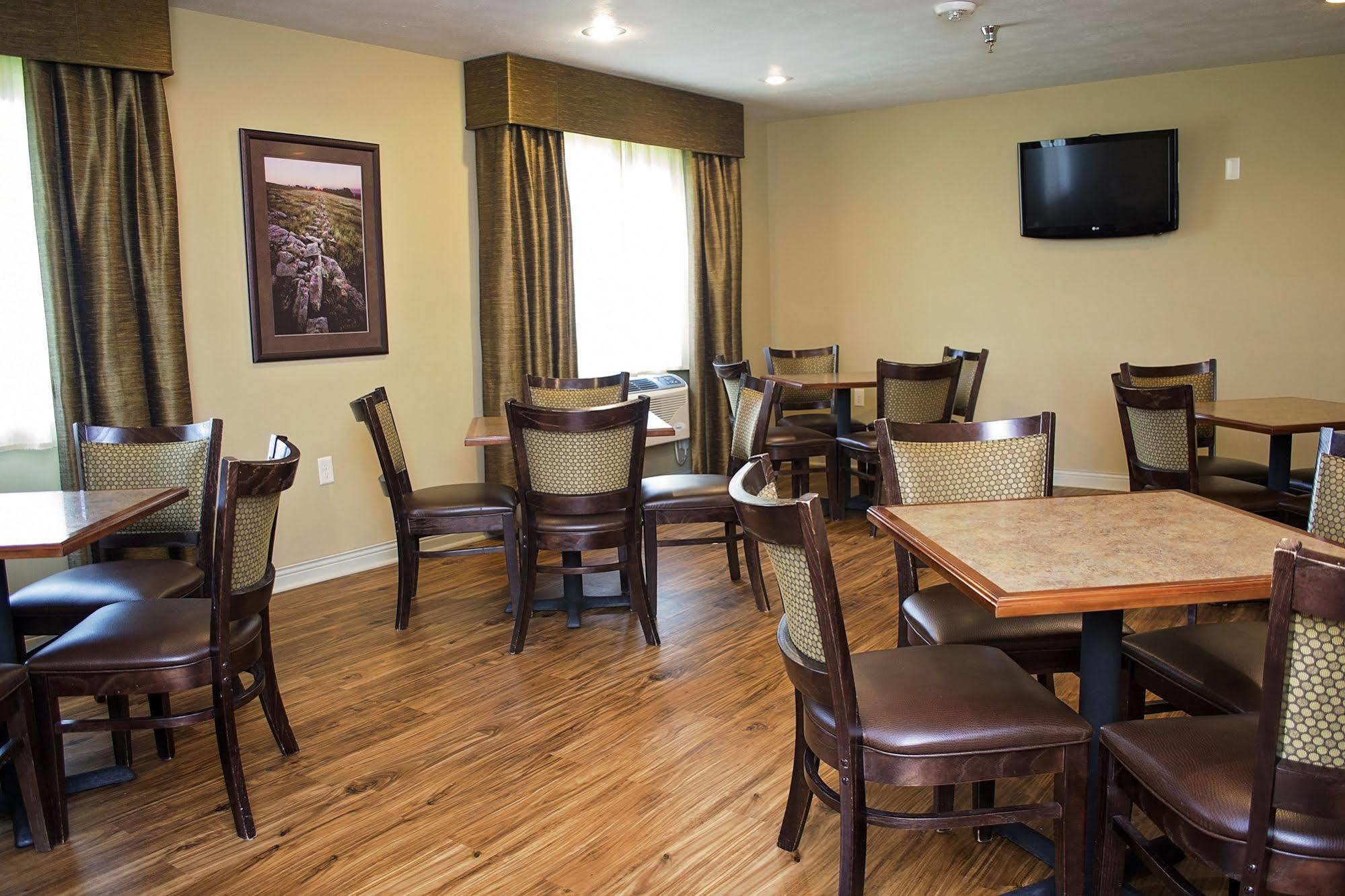 Grandstay Inn & Suites Of Luverne Bagian luar foto